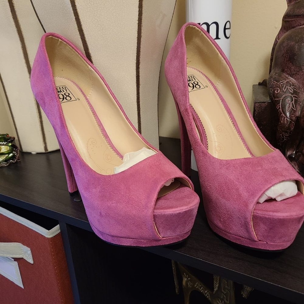 heels - Picture 3 of 3